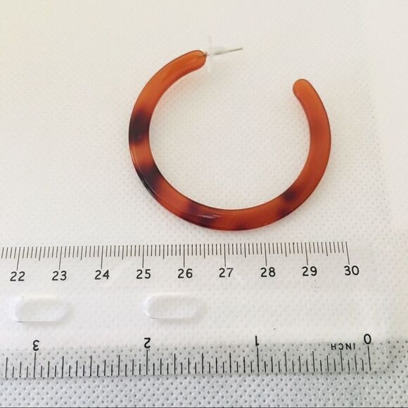 Tortoiseshell Acetate Lightweight Hoop Earrings NWT - Picture 6 of 7